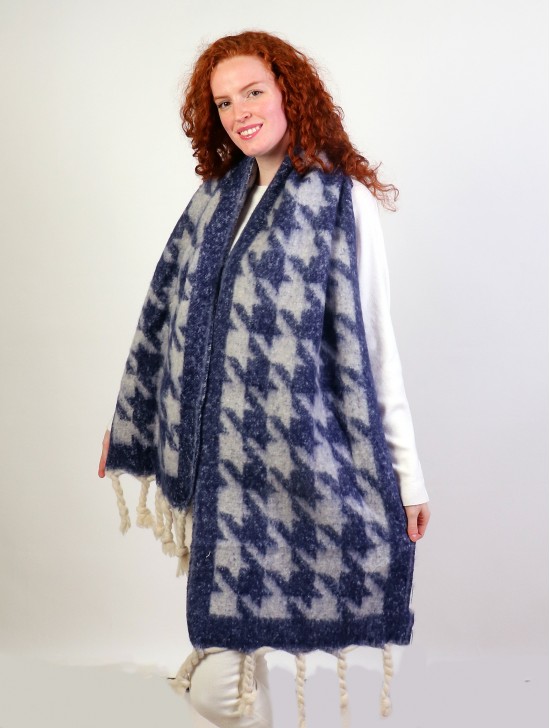 Reversible Houndstooth Blanket Scarf W/ Twisted Tassels Reversible Houndstooth Blanket Scarf W/ Twisted Tassels